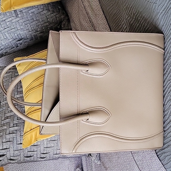 Celine Medium Phantom Beige/Tan Leather Tote - Picture 2 of 11